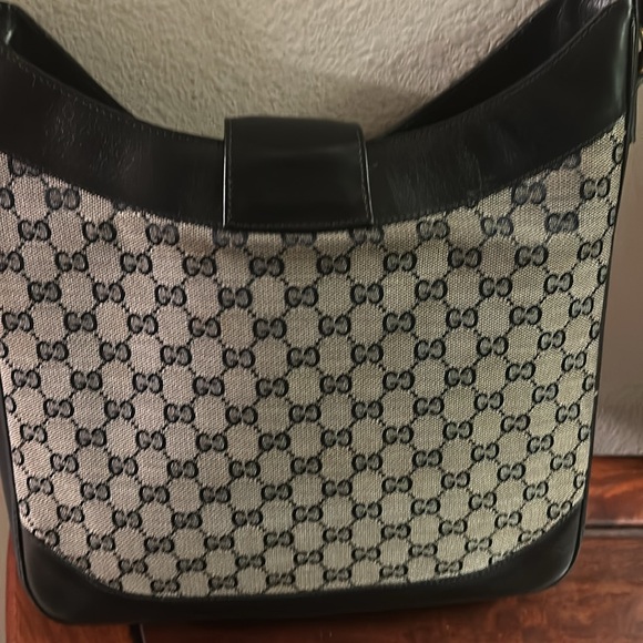 Gucci Monogram and Leather Shoulder Bag - Picture 3 of 8